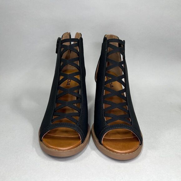 Soda Women's Size 8.5 Black Peep Toe‎ Ankle Boots - Picture 2 of 10